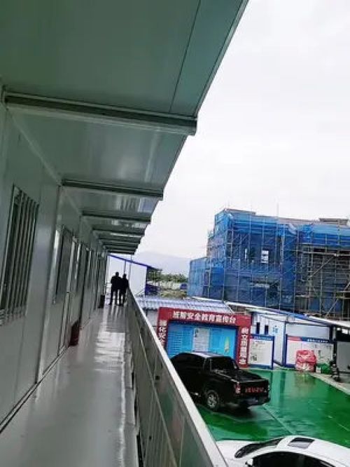 本工程建筑面积约13万平方,目前已进入二次装修阶段 不管你是总包还是分包,也不管你是班组长还是农民工,只要你是干工地的